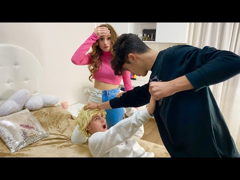 IL MIO RAGAZZO HA SCOPERTO CHI E' GIUSEPPE ! - AMICI vs NEMICI - by Charlotte M.