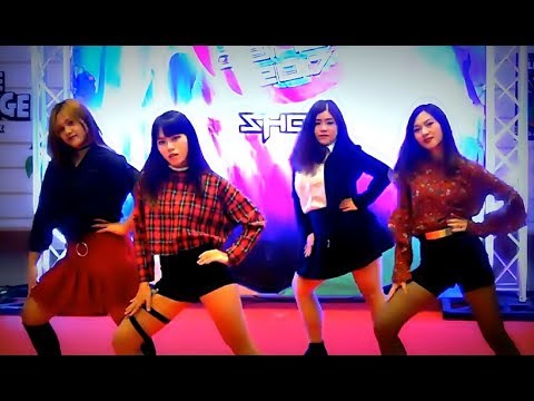 "24" cover  "BOOMBAYAH+PLAYING WITH FIRE" (BLACKPINK) @ "SIAM SQUARE1 JK Cover Dance 2017"