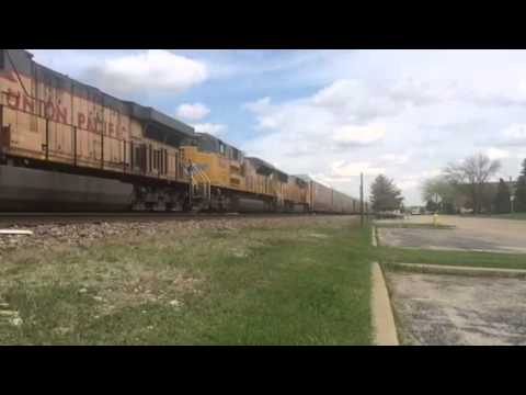 Union Pacific auto rack