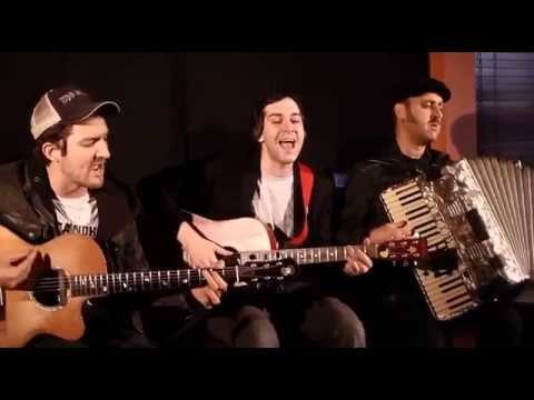 The District Sleeps Alone Tonight - Ben Marwood, Frank Turner & Franz Nicolay Backstage Session.