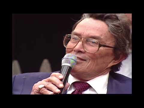 Jimmy Dean tells story and recites  "The Farmer and the Lord"