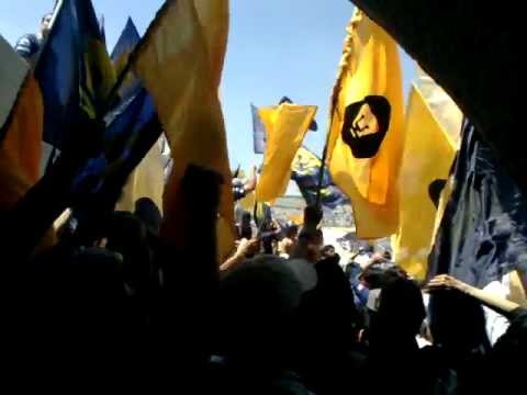 "OJITOS MENTIROSOS - REBEL" Barra: La Rebel &bull; Club: Pumas