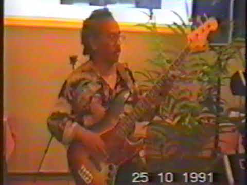 "Proud" tijdens een Molukse bruiloft, de band van de familie Noya.