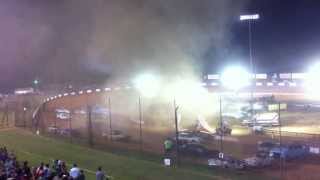 preview picture of video 'Demolition Derby at Dixie Speedway - Sep. 25, 2010'