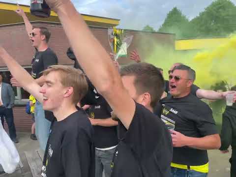 SV Odijk Voetbal | De kampioenen komen aan bij Paviljoen na ronde op de platte kar