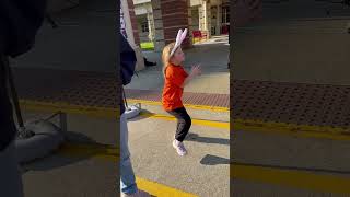 Izzy Bunny run dance March 2024