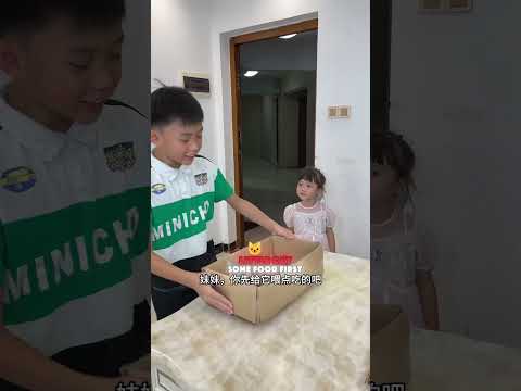 🐱🤝 Langlang and Julie rescued a little kitty#cat #funny