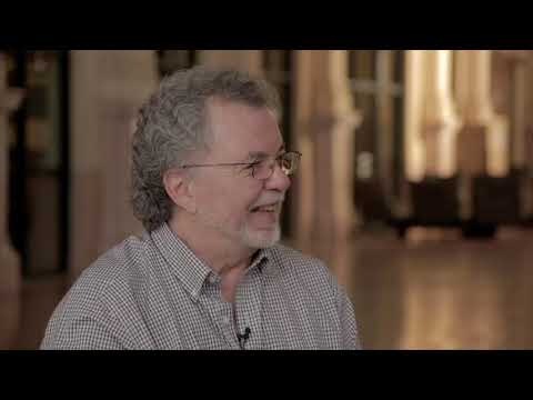 Manuel Barrueco discusses Villa-Lobos’ Guitar Concerto (Portuguese subtitles)