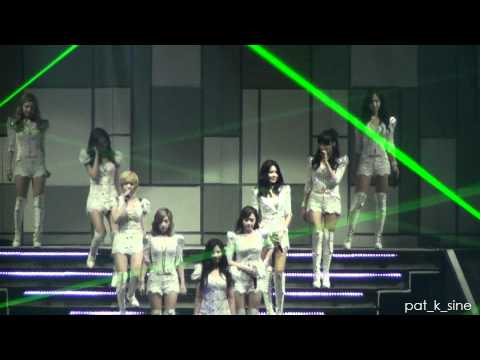 [Fancam] 120212 SNSD - Let it Rain Girls' Generation Tour in Bangkok
