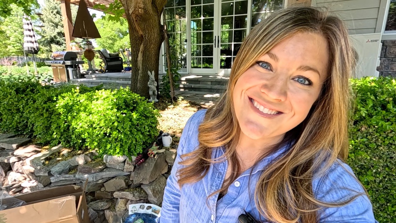 Planting ‘Evelyn’ Roses in My Parent’s Garden! 🥰🌹😍 // Garden Answer