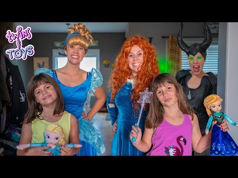 Princess Cinderella and Merida Help Kate and Lilly Find Elsa and Anna Dolls