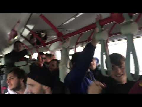 10/3/22 Vitesse vs AS Roma 0-1, l'arrivo allo stadio di Arnhem dei tifosi giallorossi dentro il bus