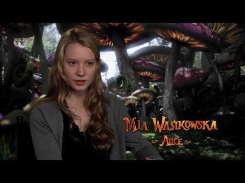 Alice in Wonderland (Featurette 'Alice Is Back!')
