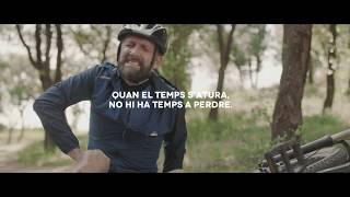 SegurCaixa Adeslas ’IMPORTANT ÉS SABER EL QUE ÉS IMPORTANT. SPOT 20" (ciclista) anuncio