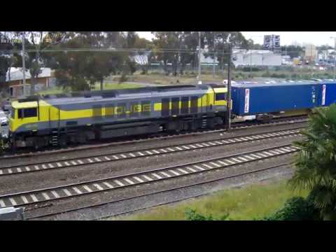 QBX004 QBX006 5MC7 Down QUBE SG Paper train to Harefield NSW 2017 10 26 09 59 50