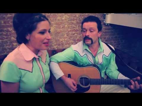 Café Corsari Cafésongs: Eriksson Delcroix - Love Hurts (Gram Parson & Emmylou Harris cover)