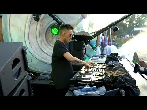 Axwell And Ingrosso - Dancing Alone (BROHUG Remix) (Live Tomorrowland 2018) (Nicky Romero Live)