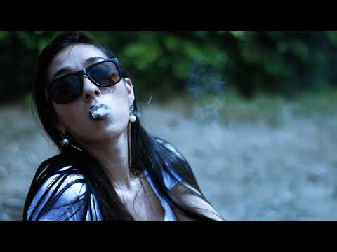 La chica de humo - @van_works