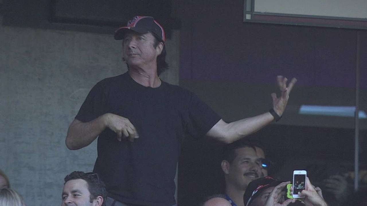 Steve Perry sings in the stands