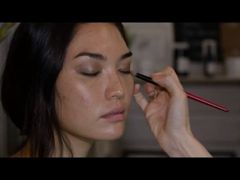 Arab Today- Make-up artist applies organic solutions