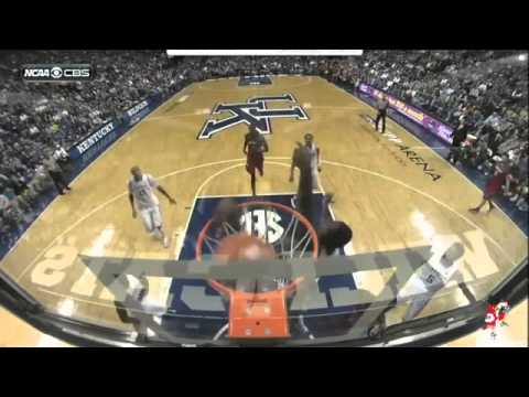 Russ Smith dunk on Julius Randle