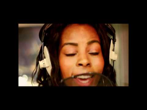 Berwick Street Sessions - Ezzy Feat. Tree Pit & The Magic Puppet 'Fear'