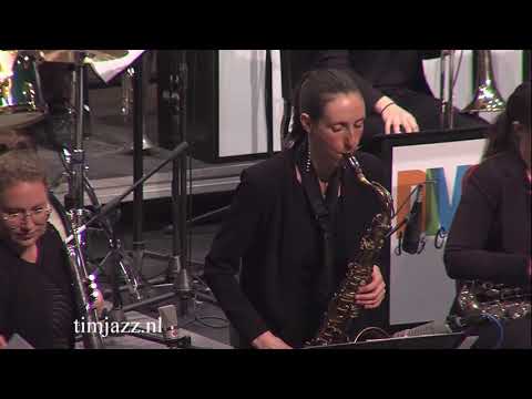 The Diva Jazz Orchestra by Sherrie Maricle - A Felicidade