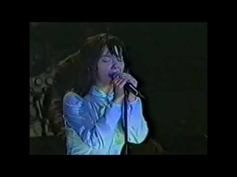 Videoclip de You've Been Flirting Again (Live) — Björk