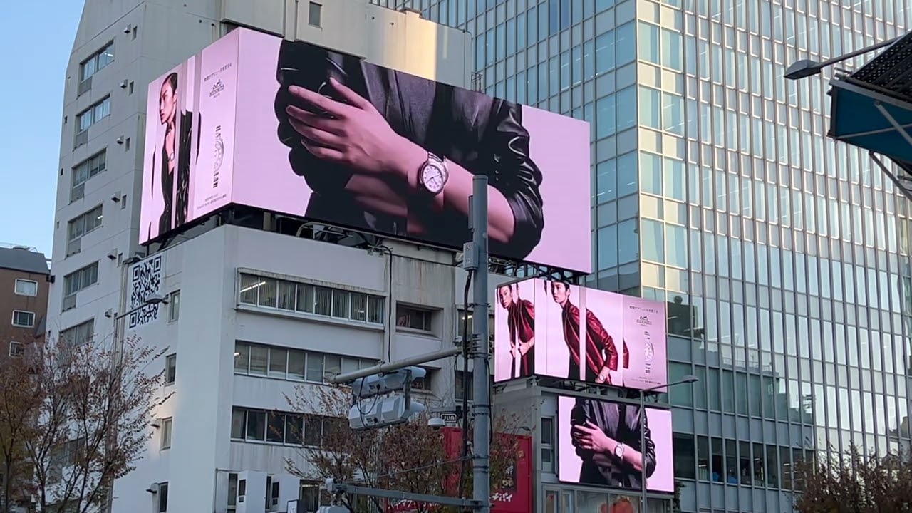 エルメスの映像 in 表参道