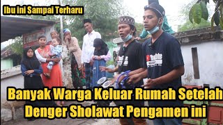 Download lagu Banyak Warga Keluar Rumah Setelah Denger Lantunan Sholawat Seorang Pengamen mp3 Download lagu Banyak Warga Keluar Rumah Setelah Denger Lantunan Sholawat Seorang Pengamen mp3