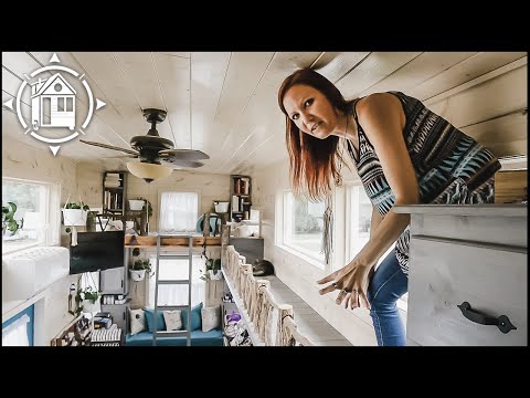 Hoarder Downsizes to TINY HOUSE with her Two Cats