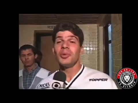 Túlio Maravilha no Maracanã antes da partida entre Flamengo e Vitória, 1997.