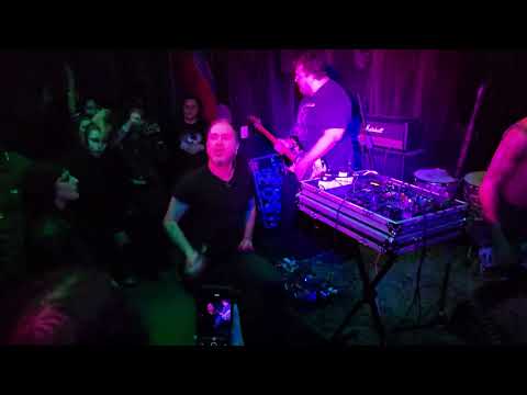 Plastique Noir - Catedrais Em Chamas - Camaleão Cultural - Curitiba - 23/11/2025