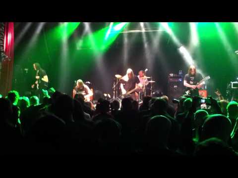 The Haunted - Hate Song + Trenches    Live Debaser Medis 14/4 -2011