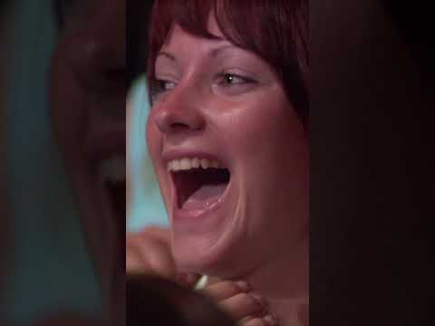 Bei dem Anblick von Micaela Schäfer und ihrer Freundin wird Dieter ganz nervös 😏😆 #dassupertalent