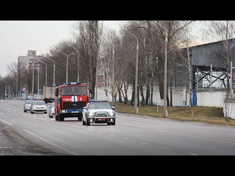 У Гомелі праверылі, ці зможа праехаць спецтэхніка па дварах видео