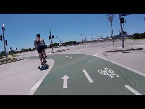 Poorly programmed bicycle traffic lights in Docklands