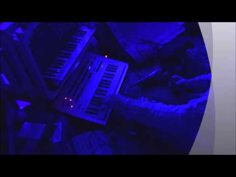 "Echoes"  ¤  Tibetan Singing Bowl / MOOG MF-104M / KORG MINILOGUE/miniKaosspad2  -  04052017