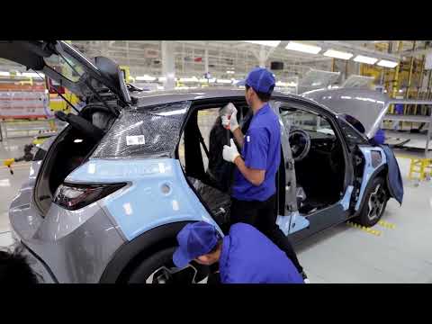 Chinese EV giant BYD's fourth-quarter profit leaps 73% | REUTERS