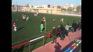 preview picture of video 'Jugada fútbol de pequeño | Mario Cazaux (CD Alberca)'
