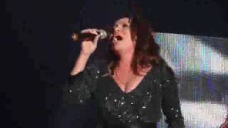 X Factor - Niki Evans - My Heart Will Go On (Tour 2008, Nottingham)
