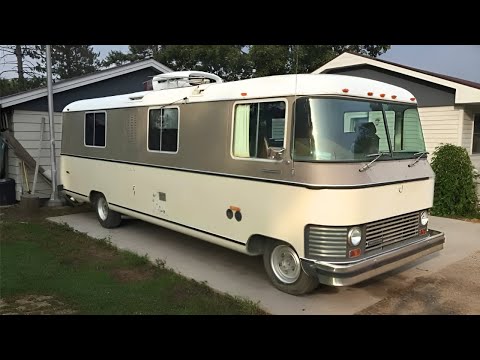 Inside a Luxurious 51 Year Old Motorhome!