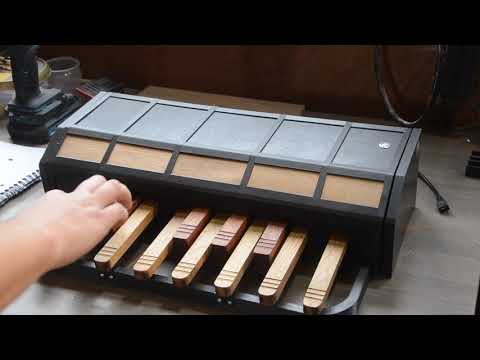 Midi pedal piano, case and cover fabrication