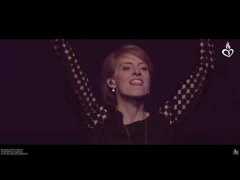 So hoch der Himmel ist | Veronika Lohmer Band - Gebetshaus Augsburg | Lyrics Text