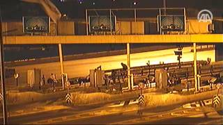 Darbe girişimi gecesi Boğaziçi Köprüsü'nde yaşananlara ait yeni görüntüler