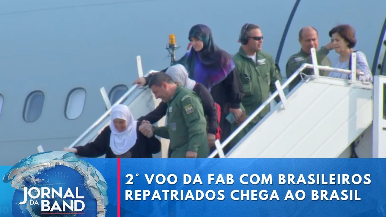 Segundo voo da FAB com brasileiros repatriados chega ao Brasil | Jornal da Band