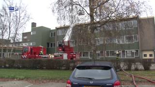 preview picture of video 'Opvang voor mensen die last hebben van rook in Steenwijk, brand onder controle'