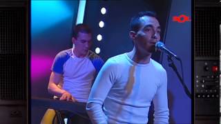 La Caja de Pandora &quot;Barrio&quot; (A Solas 2002)