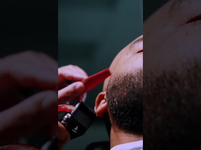Vídeo relacionado con Andis 563530 Envy II - Cortapelos profesional inalámbrico para peluquero, ajustable, agarre cómodo, edición limitada Kenny Duncan