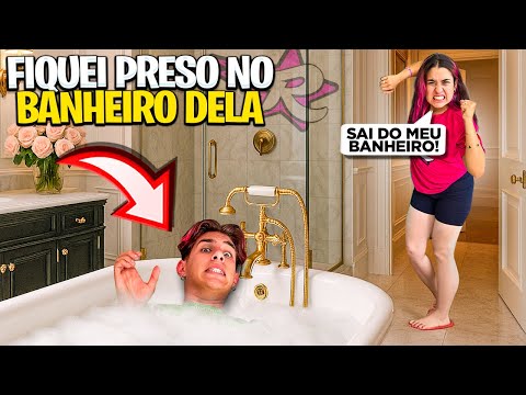 I GOT STUCK IN EMILLY VICK'S BATHROOM *did I get caught?